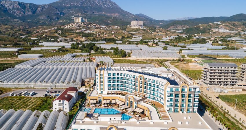 THE LUMOS DELUXE RESORT HOTEL & SPA 