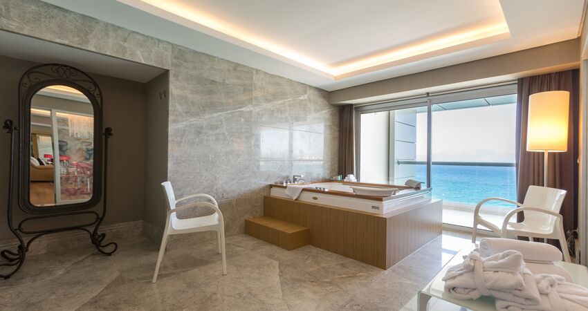 BOYALIK BEACH HOTEL & SPA