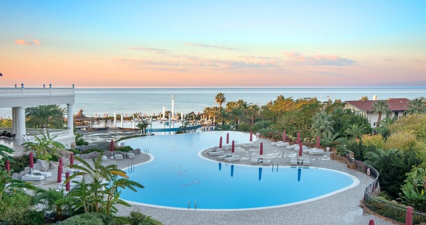 STARLİGHT RESORT HOTEL