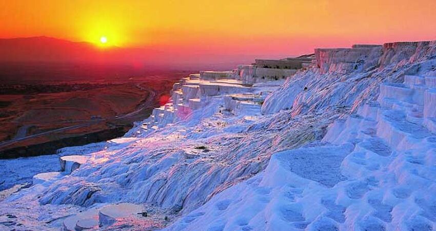 Kurban Bayramı Özel Salda Gölü Pamukkale Şirince Efes Meryem Ana Çeşme Alaçatı Urla Turu 2 Gece Otel Konaklamalı
