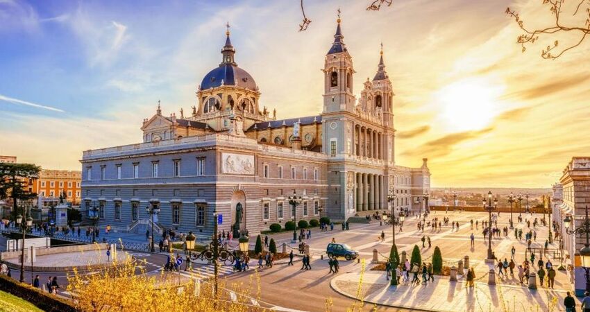 BARCELONA MADRİD RÜYASI/THY İLE  4 Gece 5 Gün