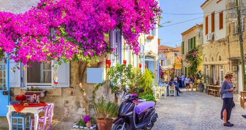 İZMİR ÇEŞME AYVALIK TURU 30 Ağustos Özel /2 Gece Konaklamalı